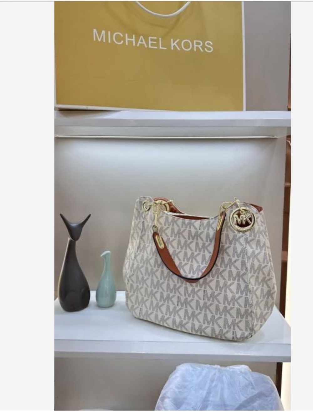 Michael Kors Beige/White Logo Shoulder Hobo with Gold Hardware - Picture 13 of 16